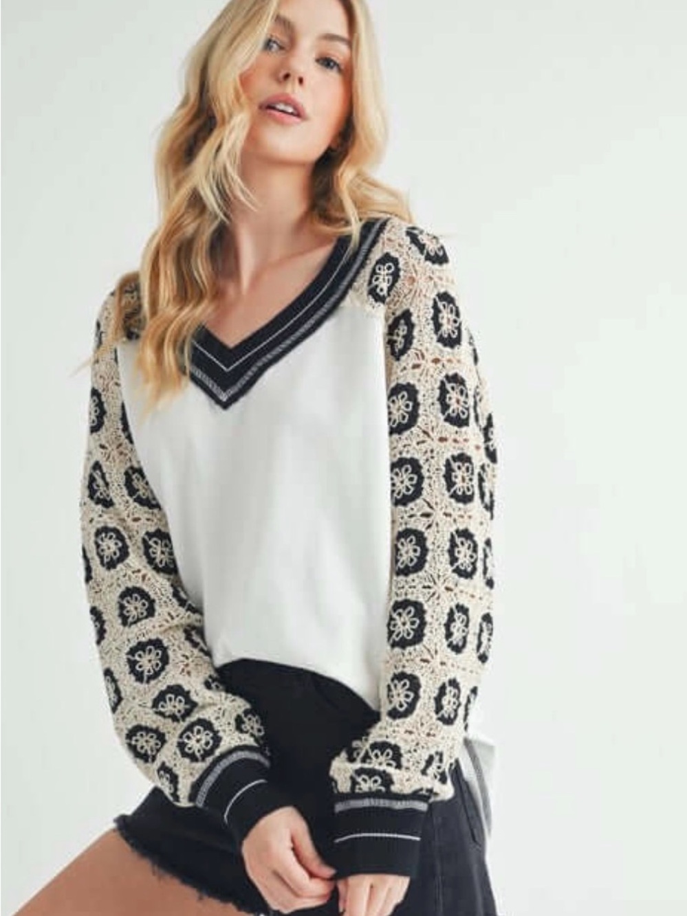 Bohme V-Neck Crochet Sleeve Sweater - Cream & Black XS